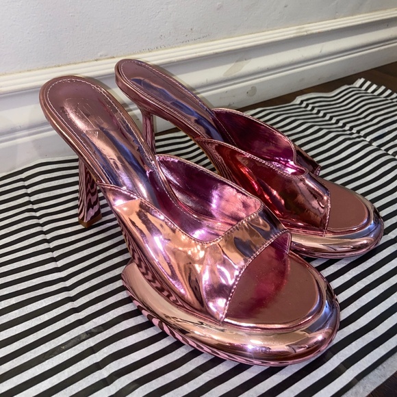 C BARBIE PINK LIQUID METALLIC PLATFORM HEELS PUMPS DANCER PLEASER MIRROR RAINBOW - Picture 11 of 16